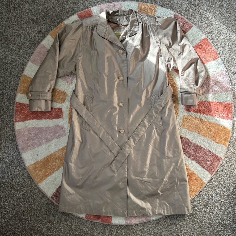 Vintage Chiango by Fleet Street tan and cream trench coat with belt